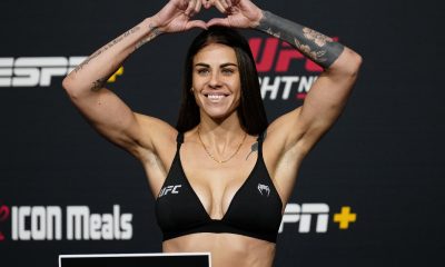 Sorridente, a mexicana manda um coração para os fotógrafos na pesagem do UFC
