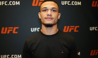 Daniel Miojo posa para foto após entrevista no media day do UFC Vegas 81