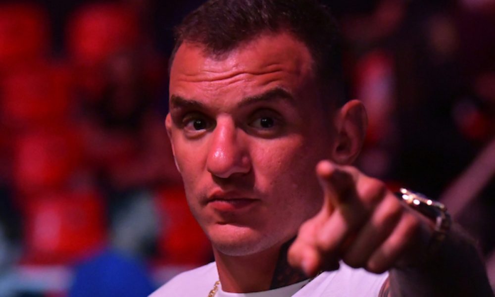 Moicano desafia rivais e cobra UFC durante transmissão de evento; veja