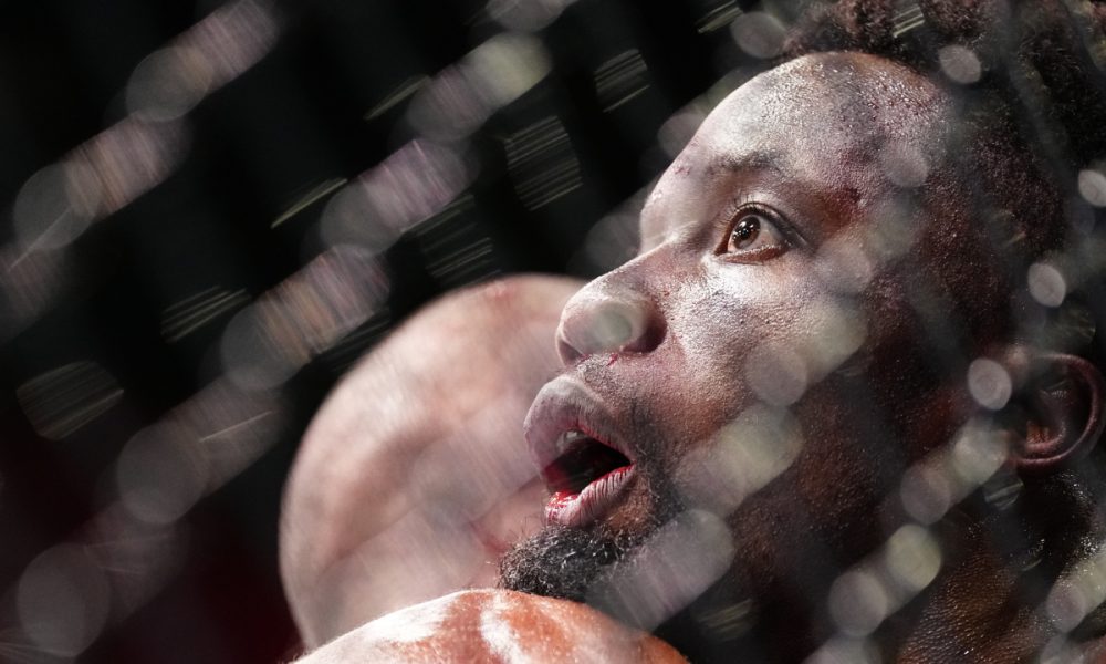 Sodiq Yussuf lutou contra Edson Barboza