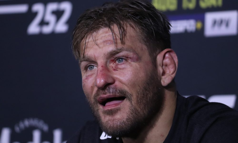 Stipe Miocic conversa com a imprensa após o UFC 252