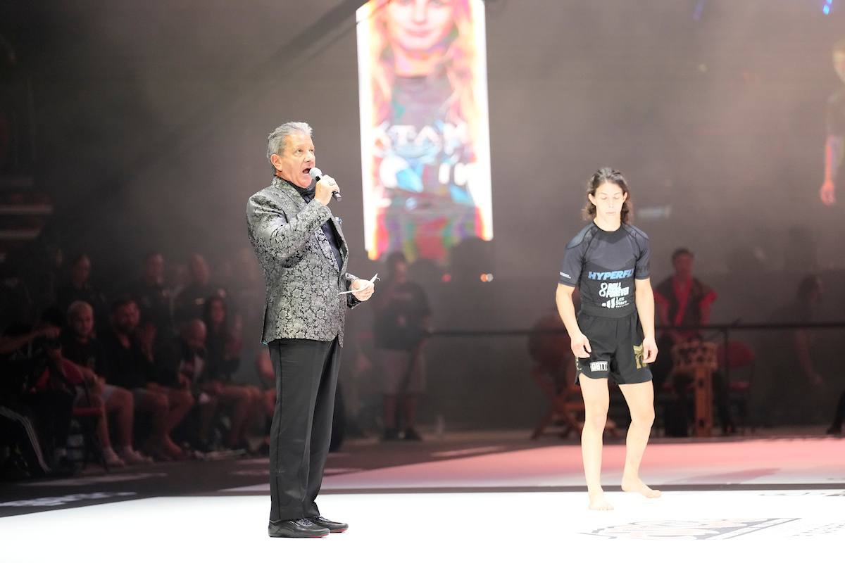 Bruce Buffer no ADCC 2022.