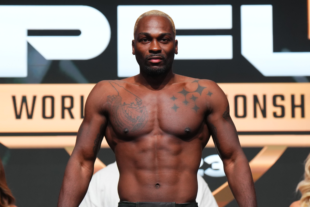 Derek Brunson na pesagem cerimonial antes de sua estreia na PFL.
