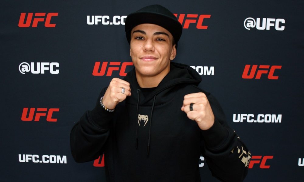 Jéssica Bate-Estaca no media day do UFC 295.