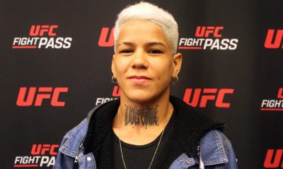 Denise Gomes posa para fotos após dar entrevista para a Ag Fight