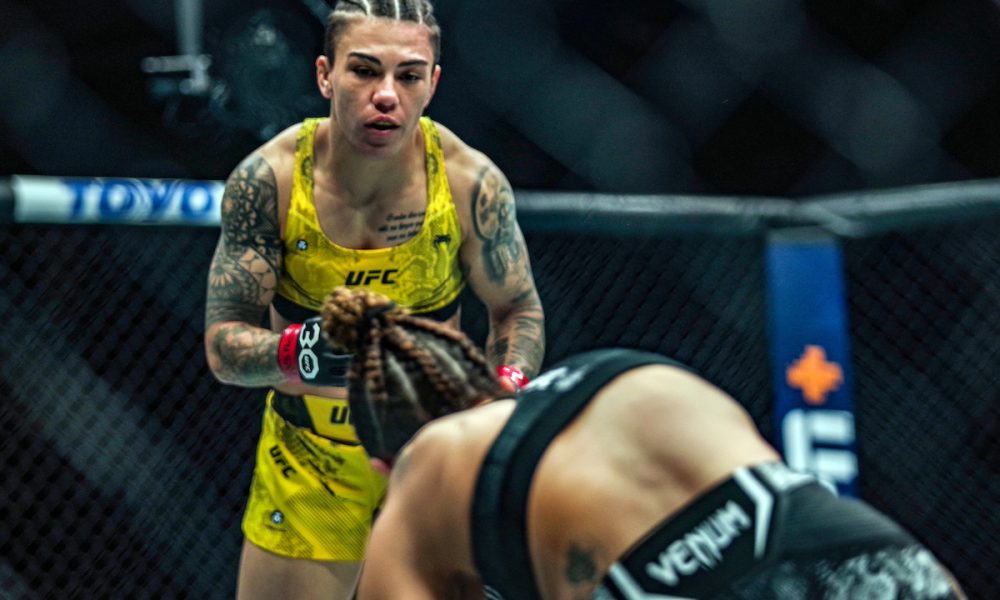 Jéssica Bate-Estaca celebra fim da má fase com vitória no UFC 295: “Alívio”
