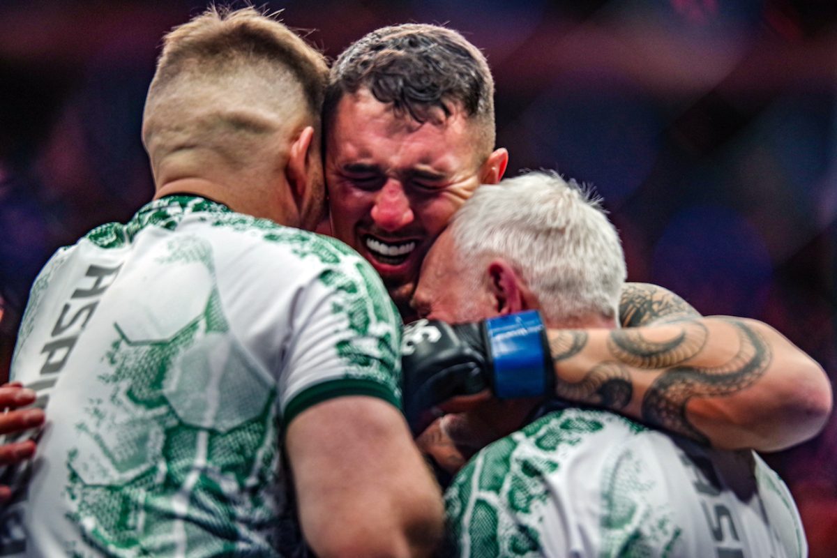 Tom Aspinall nocauteou Sergei Pavlovich