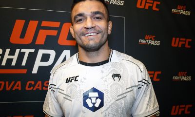 André Sergipano posa para fotos após conceder entrevista depois de sua vitória no UFC Vegas 83