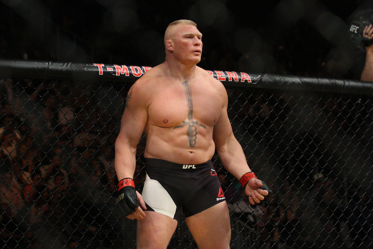 Brock Lesnar em ação no UFC 200.