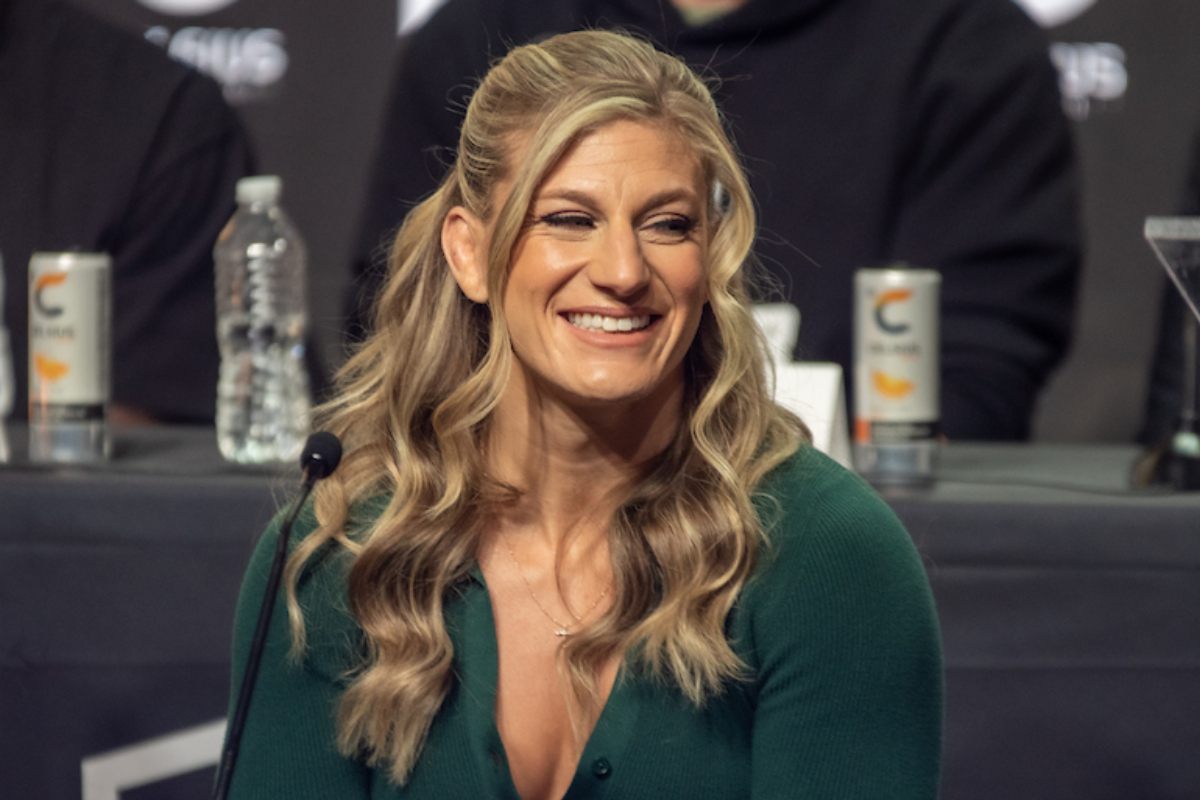 Kayla Harrison em coletiva de imprensa da PFL.