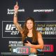 Mayra Sheetara comemora após bater o peso para o UFC 297.