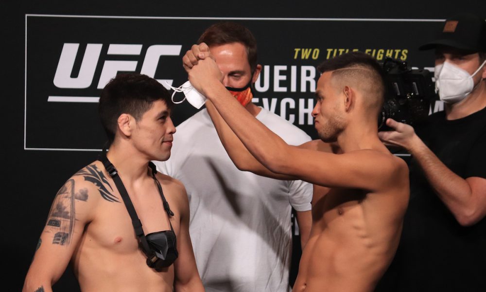 Brandon Moreno e Brandon Royval fazem encarada antes do UFC 255.