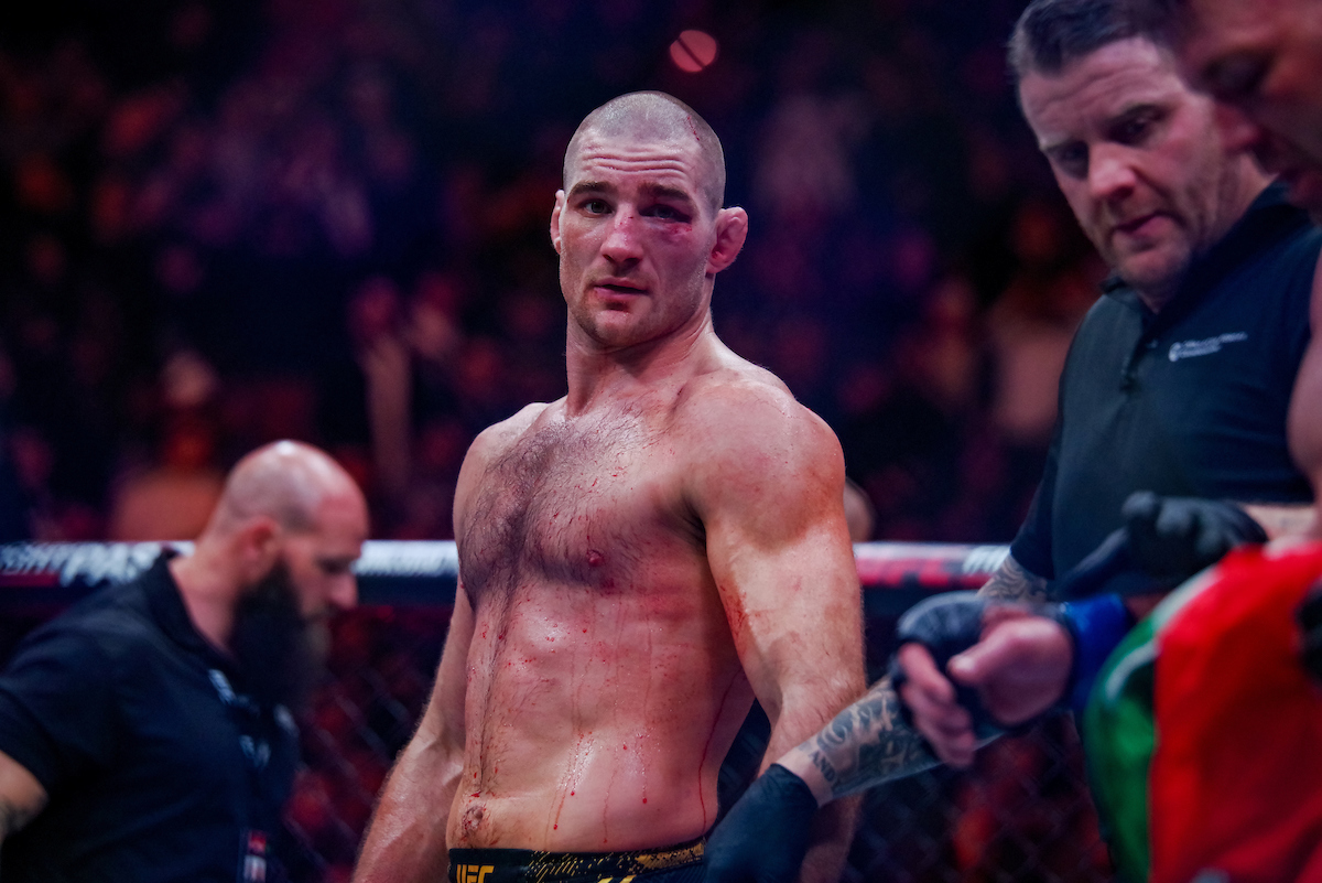 Sean Strickland foi derrotado por Dricus du Plessis no UFC 297.