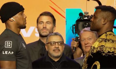Anthony Joshua e Francis Ngannou fazem encarada