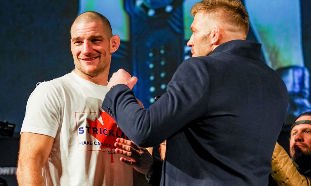 Strickland sobe o tom em campanha por revanche imediata contra Du Plessis