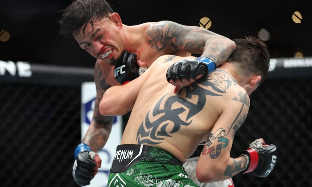 Royval surpreende Moreno, vence luta principal do UFC México e desafia Pantoja