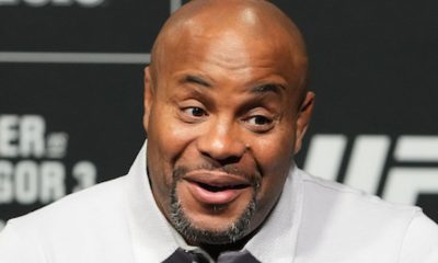 Ex-campeão do UFC, Daniel Cormier integra o Hall da Fama da organização e atua como comentarista