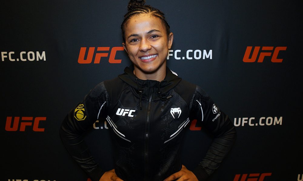 Promessa do UFC, Natália Silva revela que sofreu preconceito no MMA pela base no taekwondo
