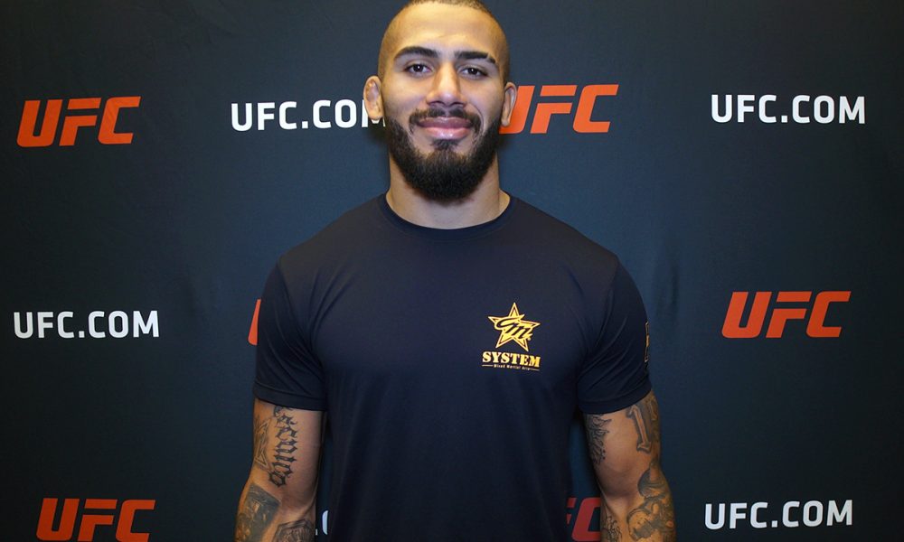 Vitor Petrino aposta em vitória de Alex Poatan sobre Jamahal Hill no UFC 300