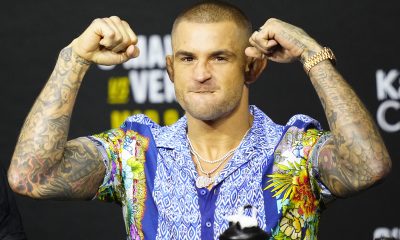 Dustin Poirier na coletiva de imprensa do UFC 299.