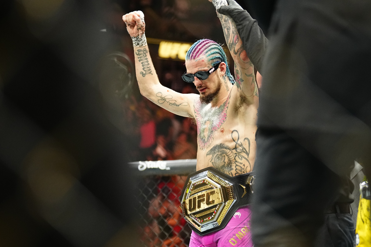 Sean O'Malley manteve o cinturão peso-galo contra Marlon Vera no UFC 299.