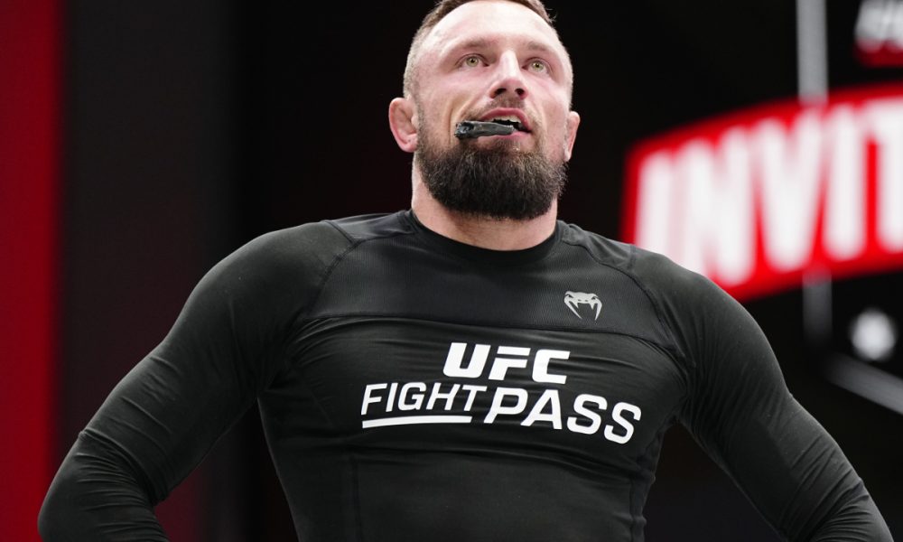 Craig Jones finaliza Chael Sonnen duas vezes em superluta no CJI 2; entenda