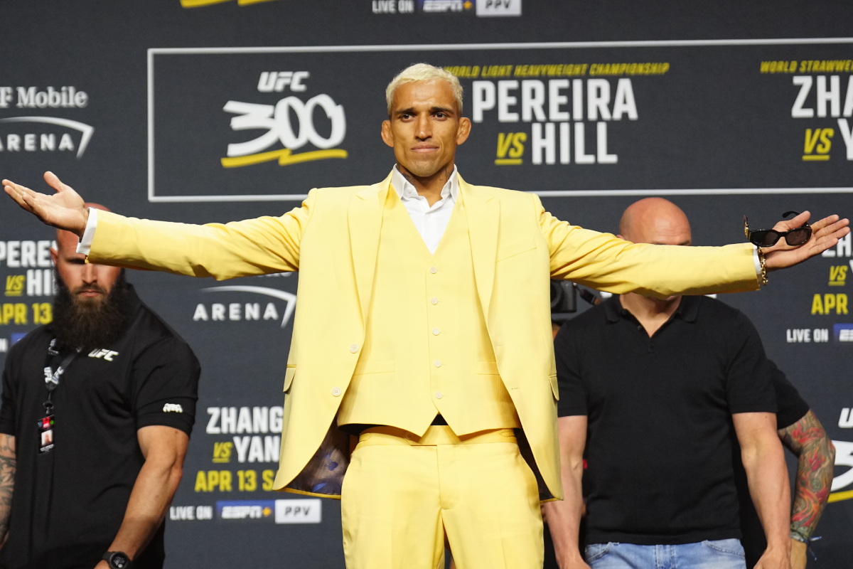 Charles Do Bronxs foi ovacionado pelos fãs na coletiva do UFC 300.
