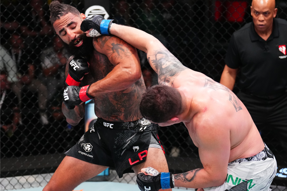 Jhonata Diniz venceu na sua estreia no UFC.