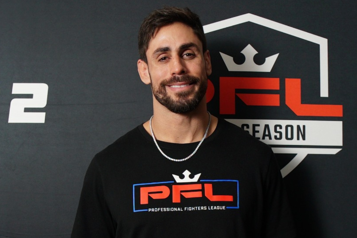 Antônio Cara de Sapato conversa com a imprensa antes do retorno à PFL