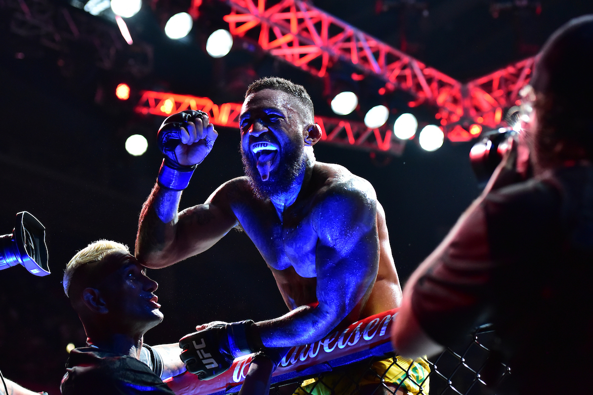 Joanderson Tubarão comemora sua vitória no UFC Rio.