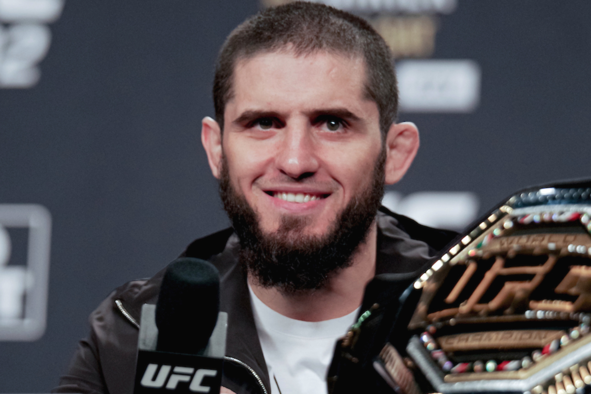 Islam Makhachev é campeão dos leves do UFC