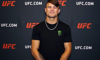 Diego Lopes posa para fotos após dar entrevista para a reportagem da Ag Fight