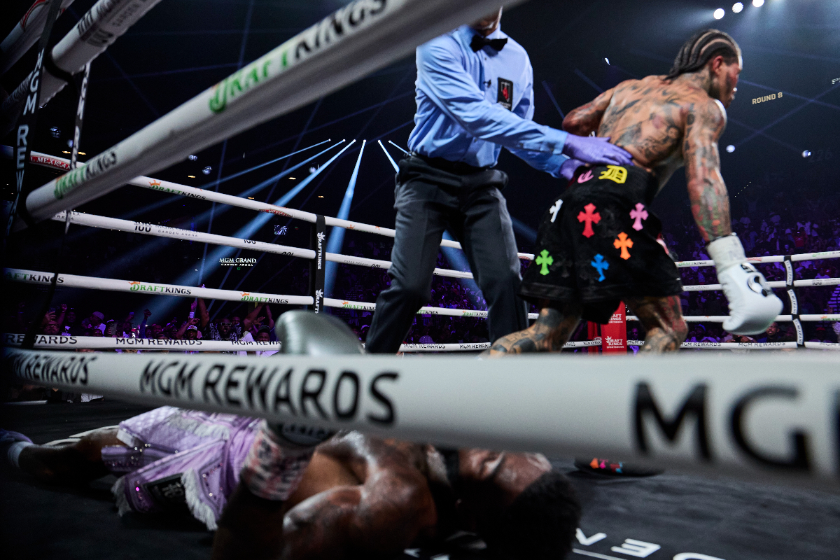 Gervonta Davis fez o adversário beijar a lona no oitavo assalto