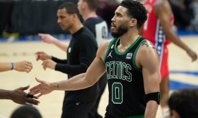 Jayston Tatum em ação pelos Boston Celtics em partida contra o Philadelphia 76ers