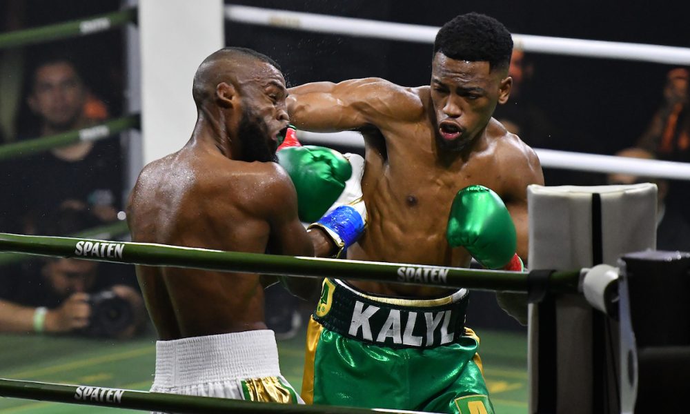Kalyl Silva conecta soco limpo no rosto de Paulo Roberto