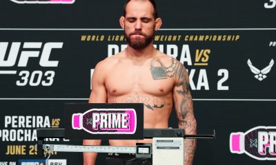 Jean Silva passa pela balança do UFC 303