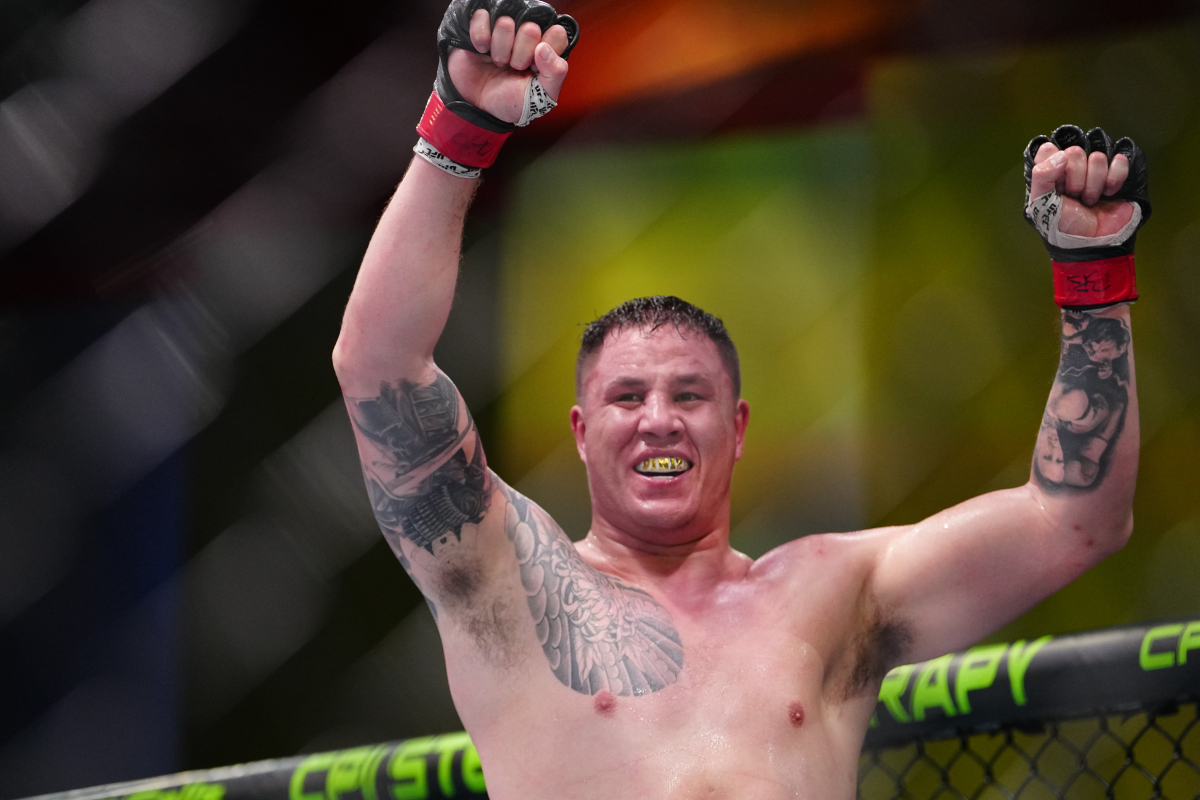 Jhonata Diniz integra os pesados do UFC