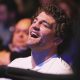 Ben Askren sorri na plateia durante evento do UFC