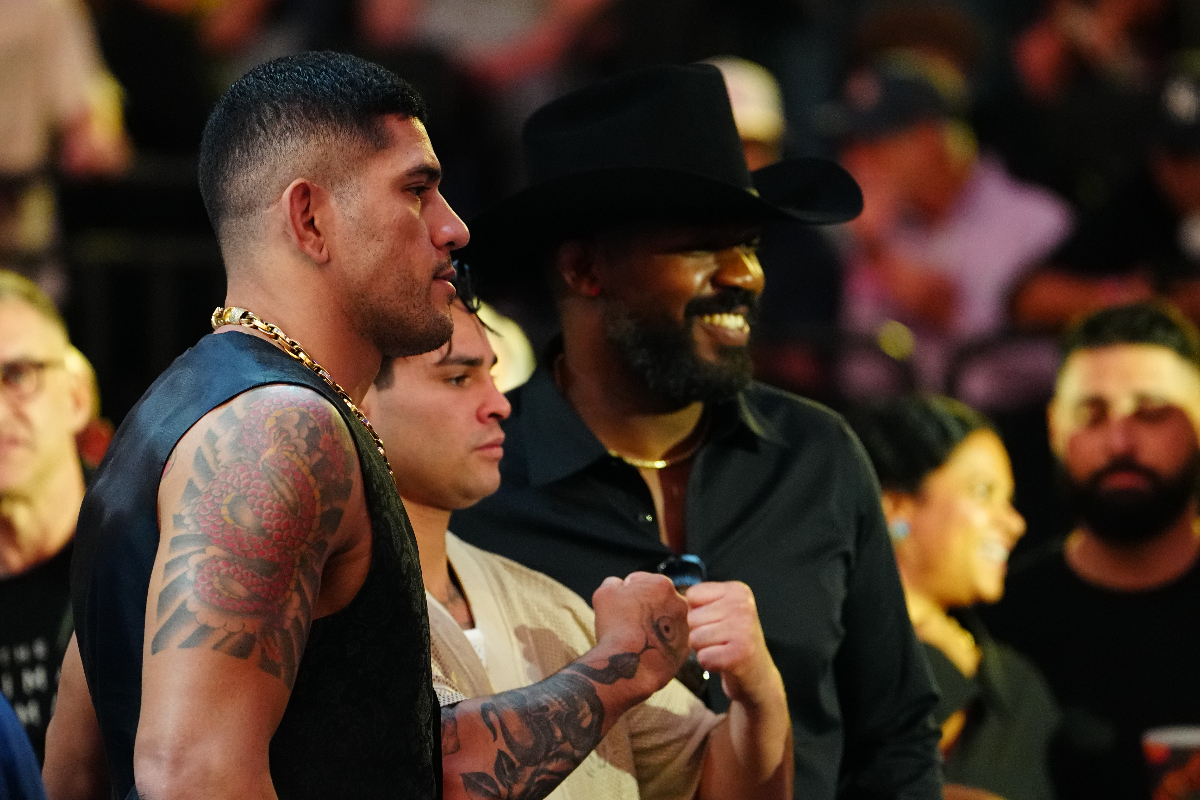 A Esfera contou com a presença ilustre de grandes estrelas dos esportes de combate durante o Noche UFC