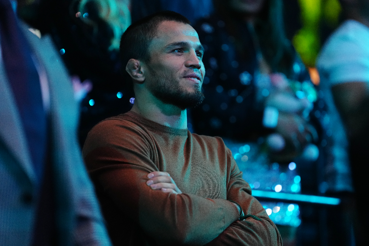 Umar Nurmagomedov acompanha o Noche UFC direto da Esfera
