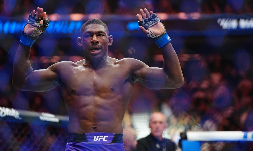 Após derrota, Joaquin Buckley rebate provocações de Adesanya e desafia rival