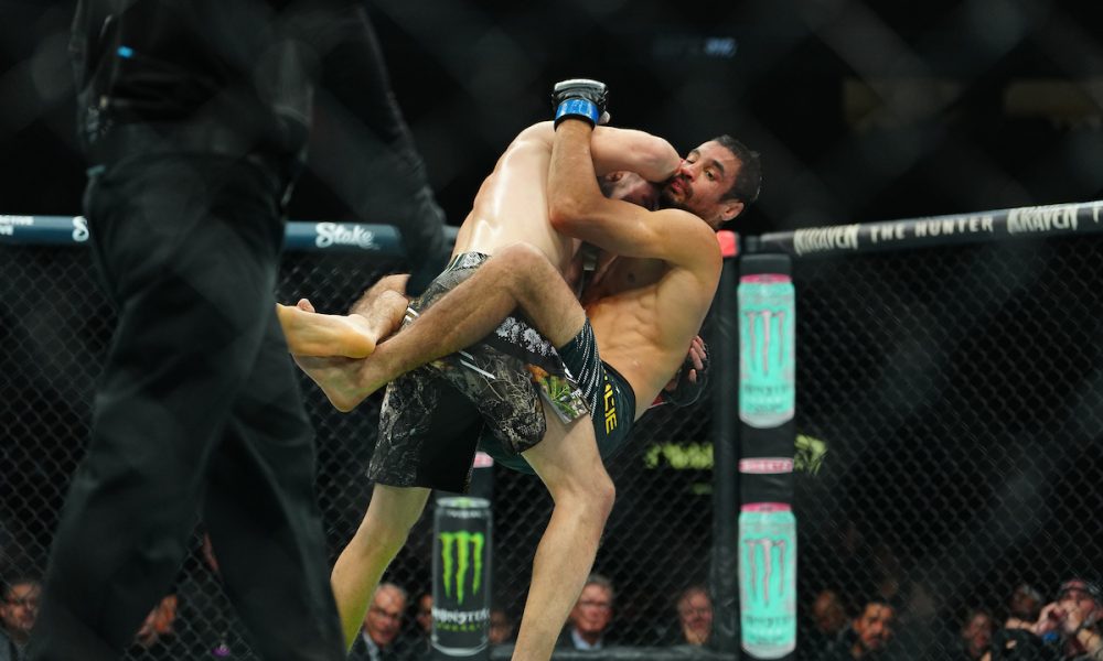 De volta após mais de um ano, Kron Gracie é nocauteado por Bryce Mitchell no UFC 310