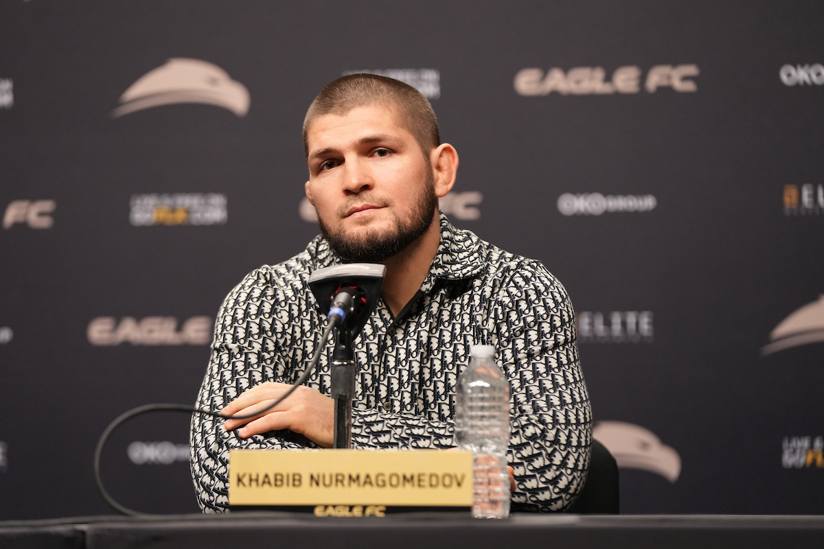 Khabib Nurmagomedov em coletiva de imprensa do evento Eagle FC