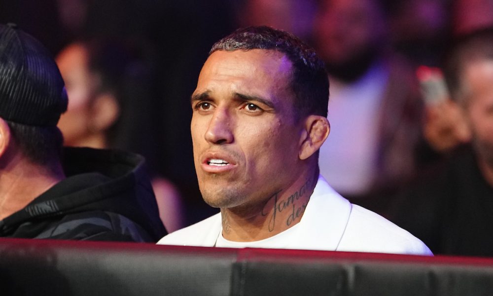 Ex-campeão do UFC aposta em Topuria e alerta: “Pode ser uma noite ruim para o Charles”