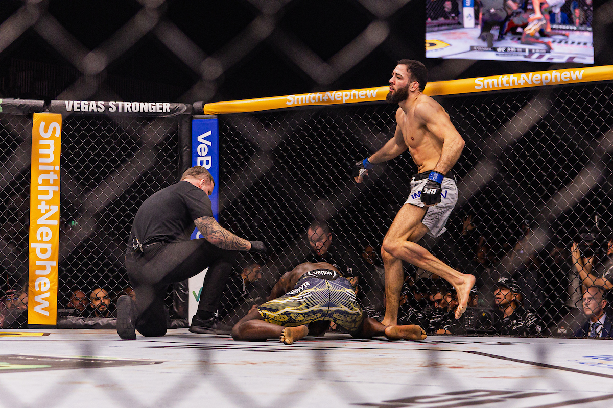 Nassourdine Imavov nocauteou Israel Adesanya no UFC Arábia Saudita