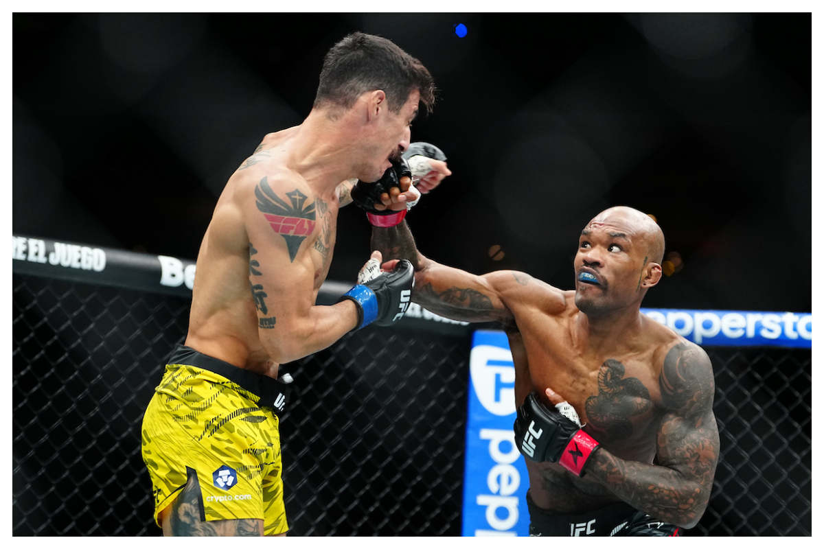 Gabriel 'Fly' Miranda em ação contra Jamall Emmers no UFC México