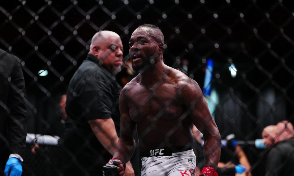 Manel Kape celebra vitória no UFC Vegas 103