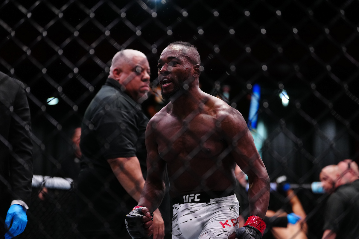 Manel Kape celebra vitória no UFC Vegas 103