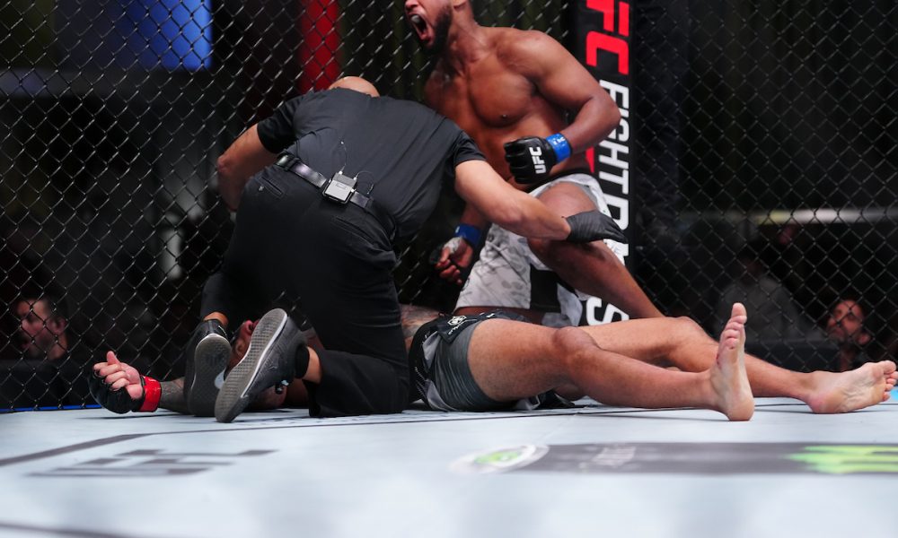 Mario Pinto vibra com nocaute aplicado em Austin Lane no UFC Vegas 103