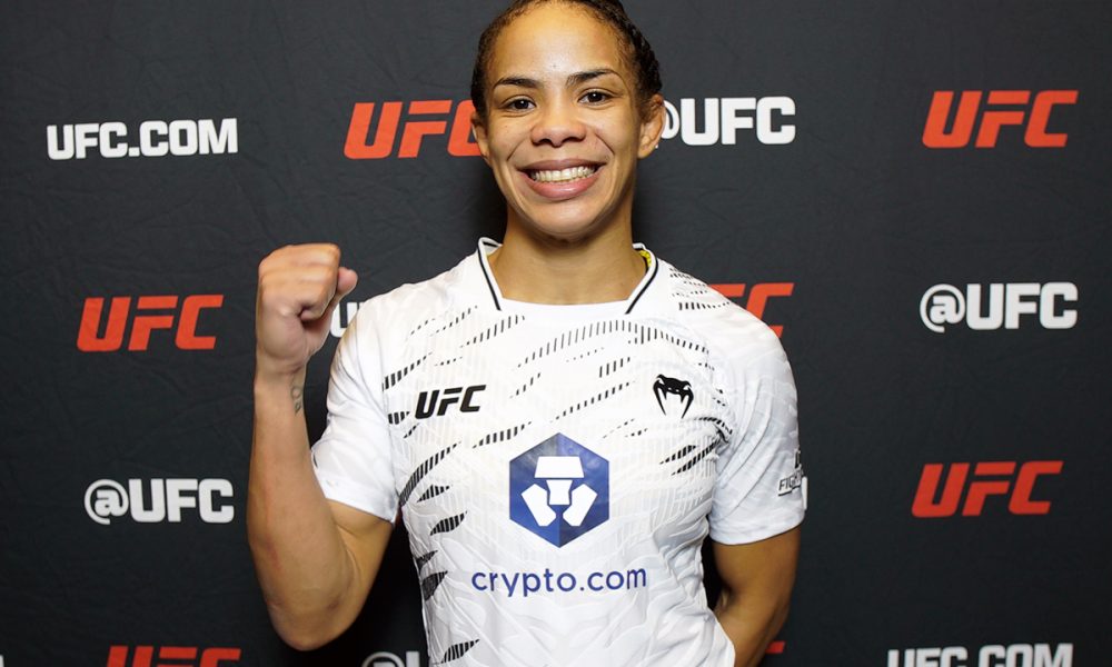 Quem é Dione Barbosa, brasileira que brilhou no UFC com finalização no 1º round